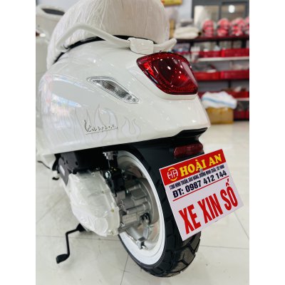 Xe Vespa Sprint Justin Bieber 125