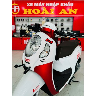 XE SCOOPY HELLO KITTY 2025