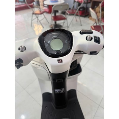 XE SCOOPY 2025 MÀU TRẮNG