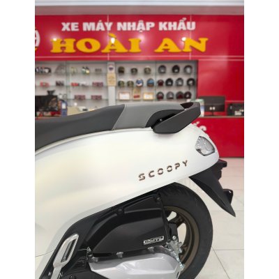 XE SCOOPY 2025 MÀU TRẮNG